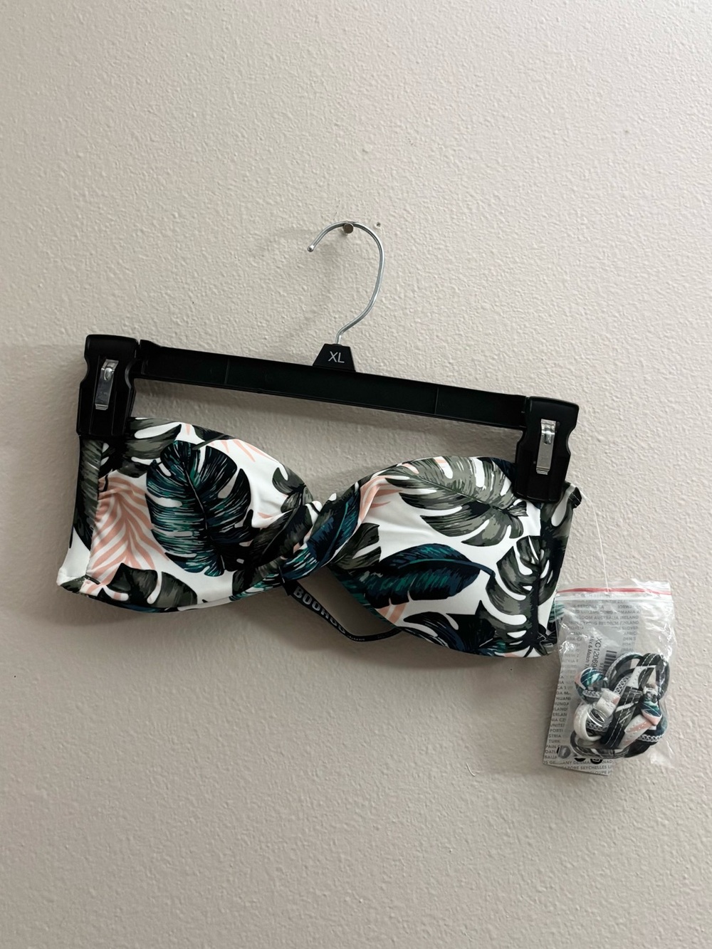 NWT Boohoo Tropical Floral Bandeau Bikini Top